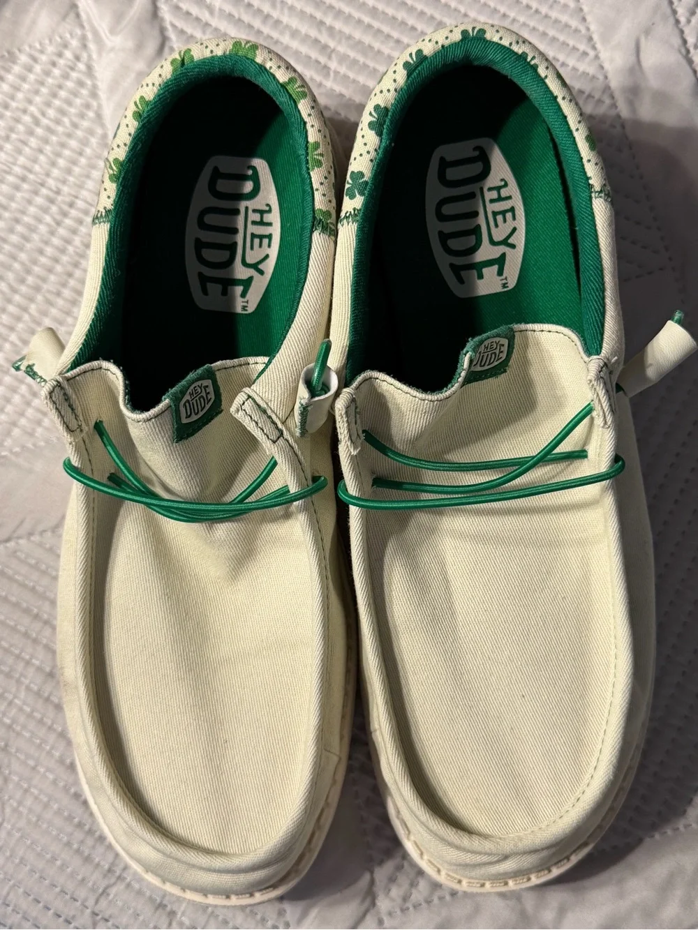Hey Dude Mens Sz 11 White Canvas Sneakers with Green Shamrocks & Green Pull Tabs